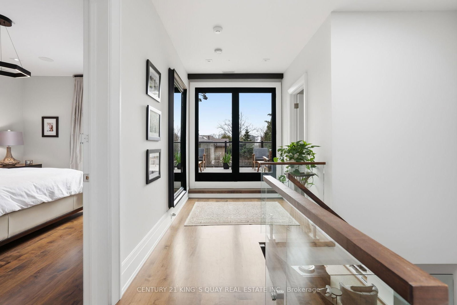 Detached House for sale at 33 Nesbitt Drive, Toronto, Ontario, M4W 2G2 - Leaside - MLS: C12960034