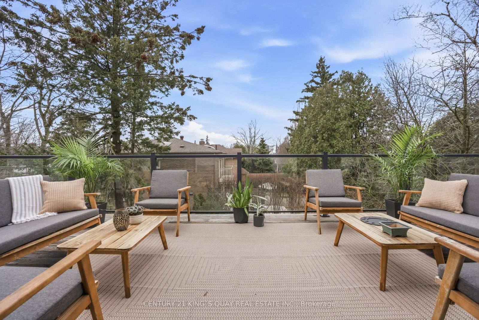 Detached House for sale at 33 Nesbitt Drive, Toronto, Ontario, M4W 2G2 - Leaside - MLS: C12960034