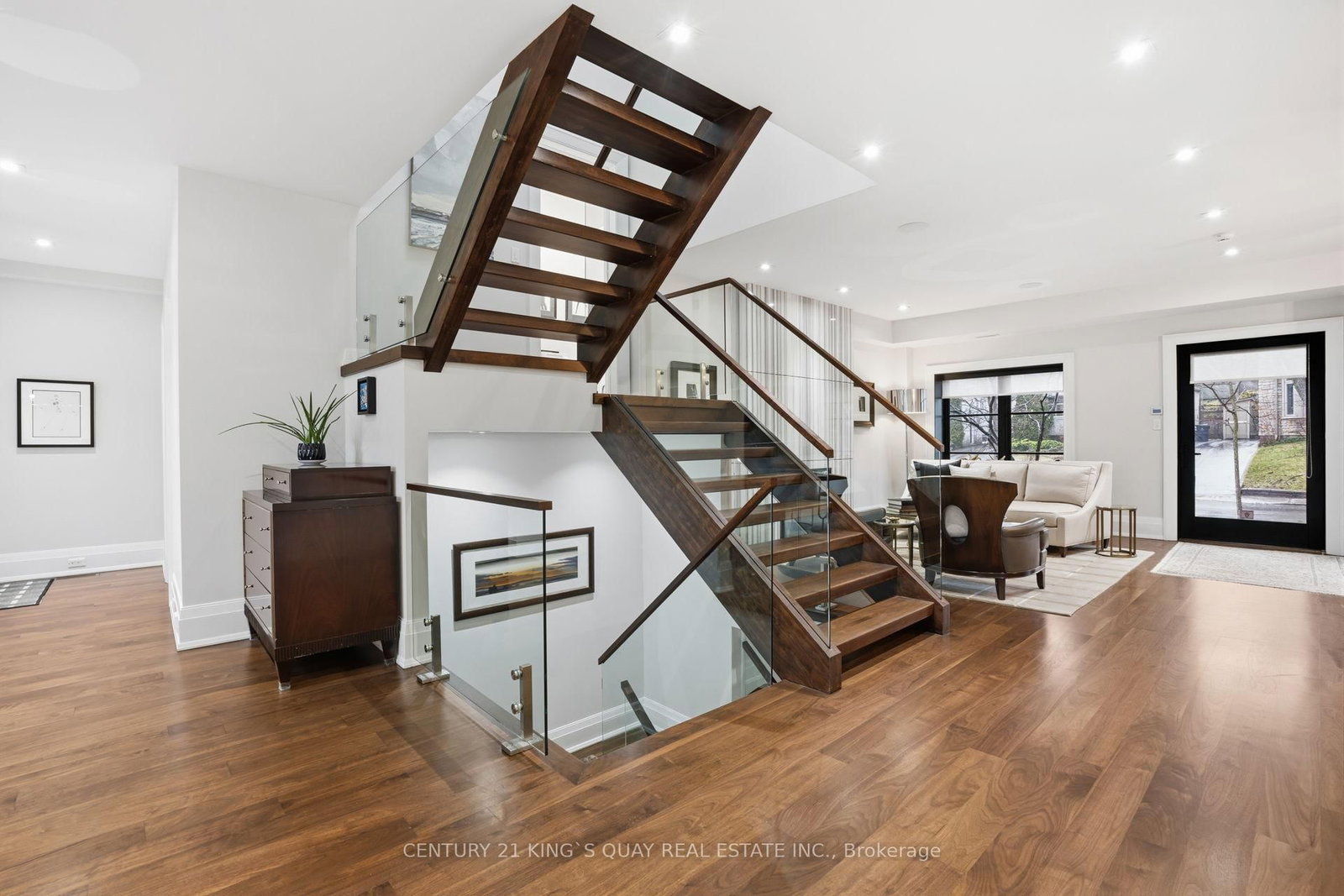 Detached House for sale at 33 Nesbitt Drive, Toronto, Ontario, M4W 2G2 - Leaside - MLS: C12960034