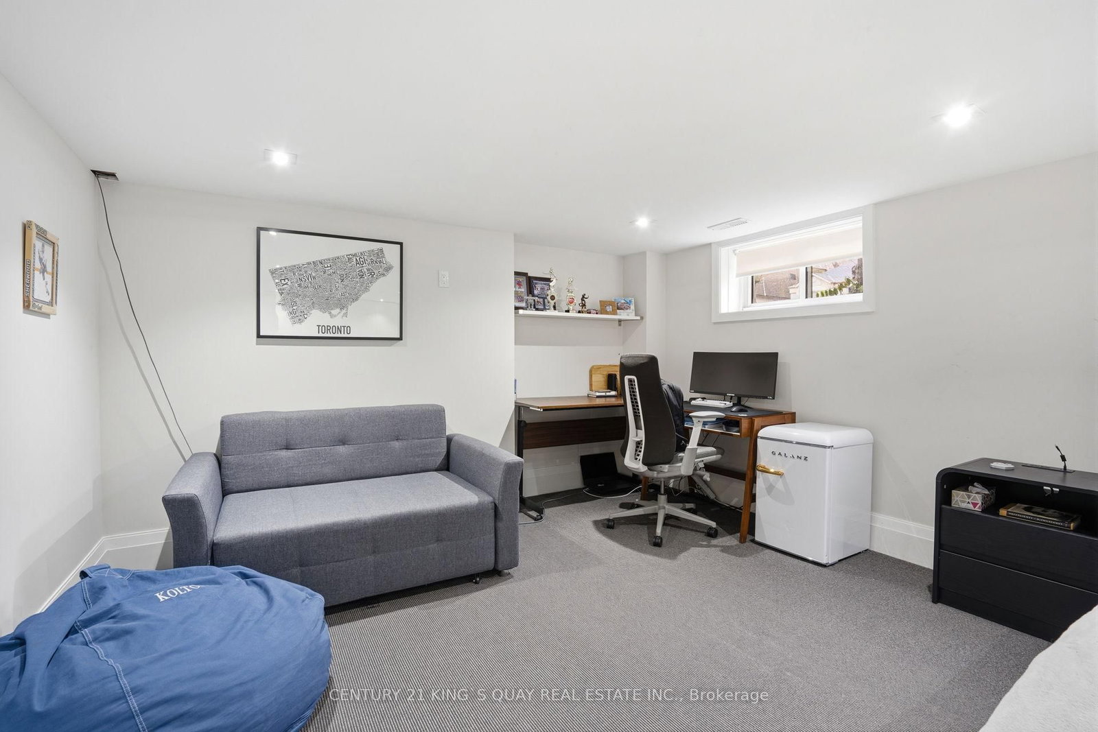 Detached House for sale at 33 Nesbitt Drive, Toronto, Ontario, M4W 2G2 - Leaside - MLS: C12960034