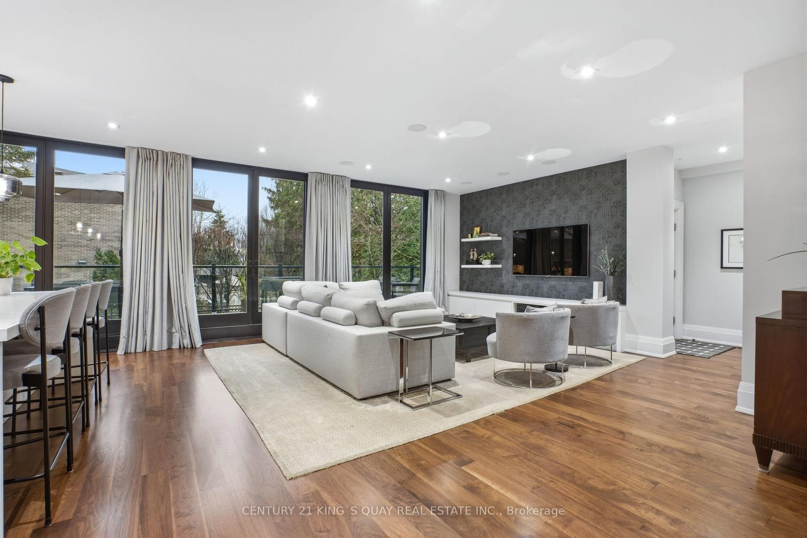 Detached House for sale at 33 Nesbitt Drive, Toronto, Ontario, M4W 2G2 - Leaside - MLS: C12960034