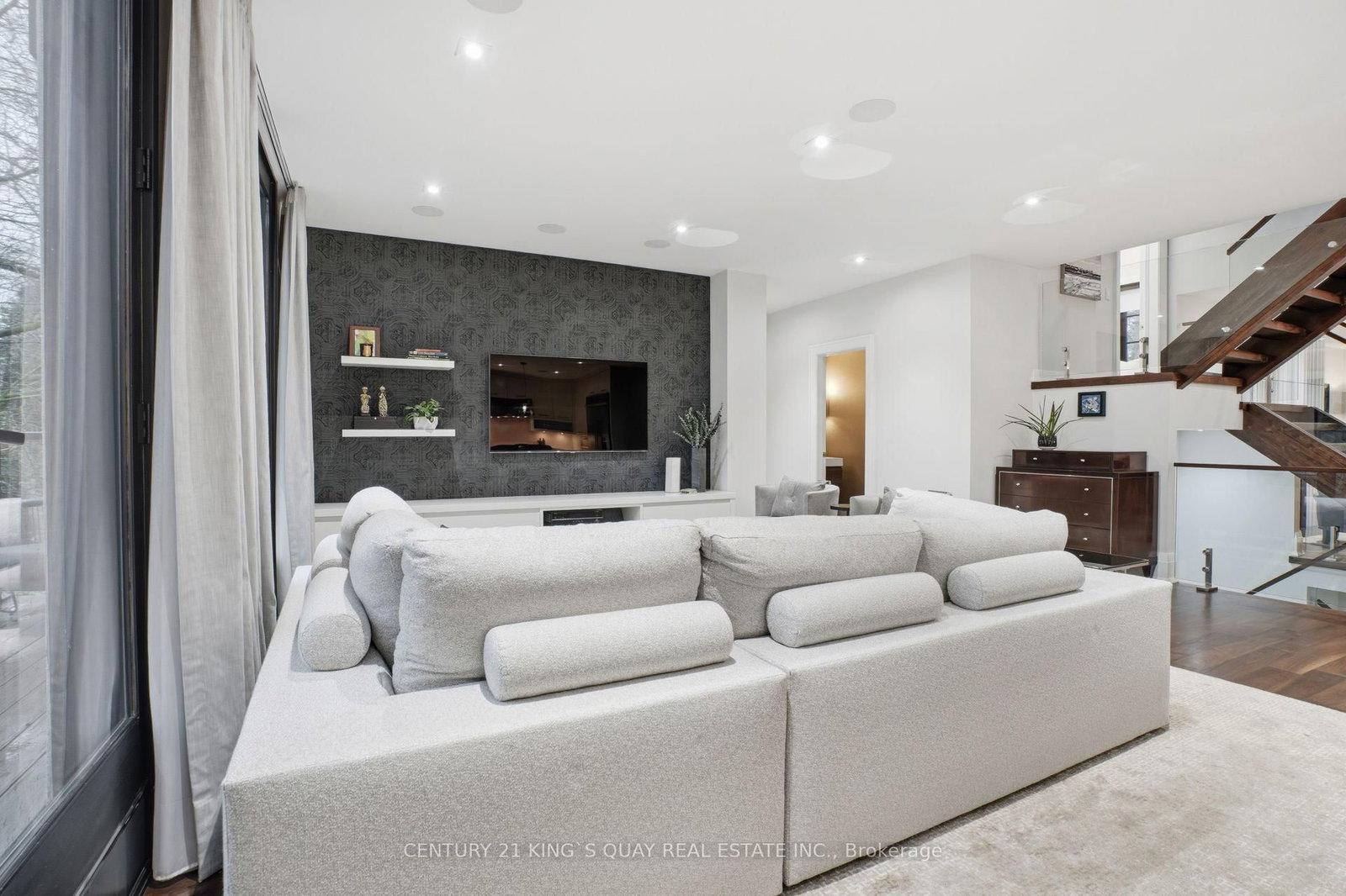 Detached House for sale at 33 Nesbitt Drive, Toronto, Ontario, M4W 2G2 - Leaside - MLS: C12960034