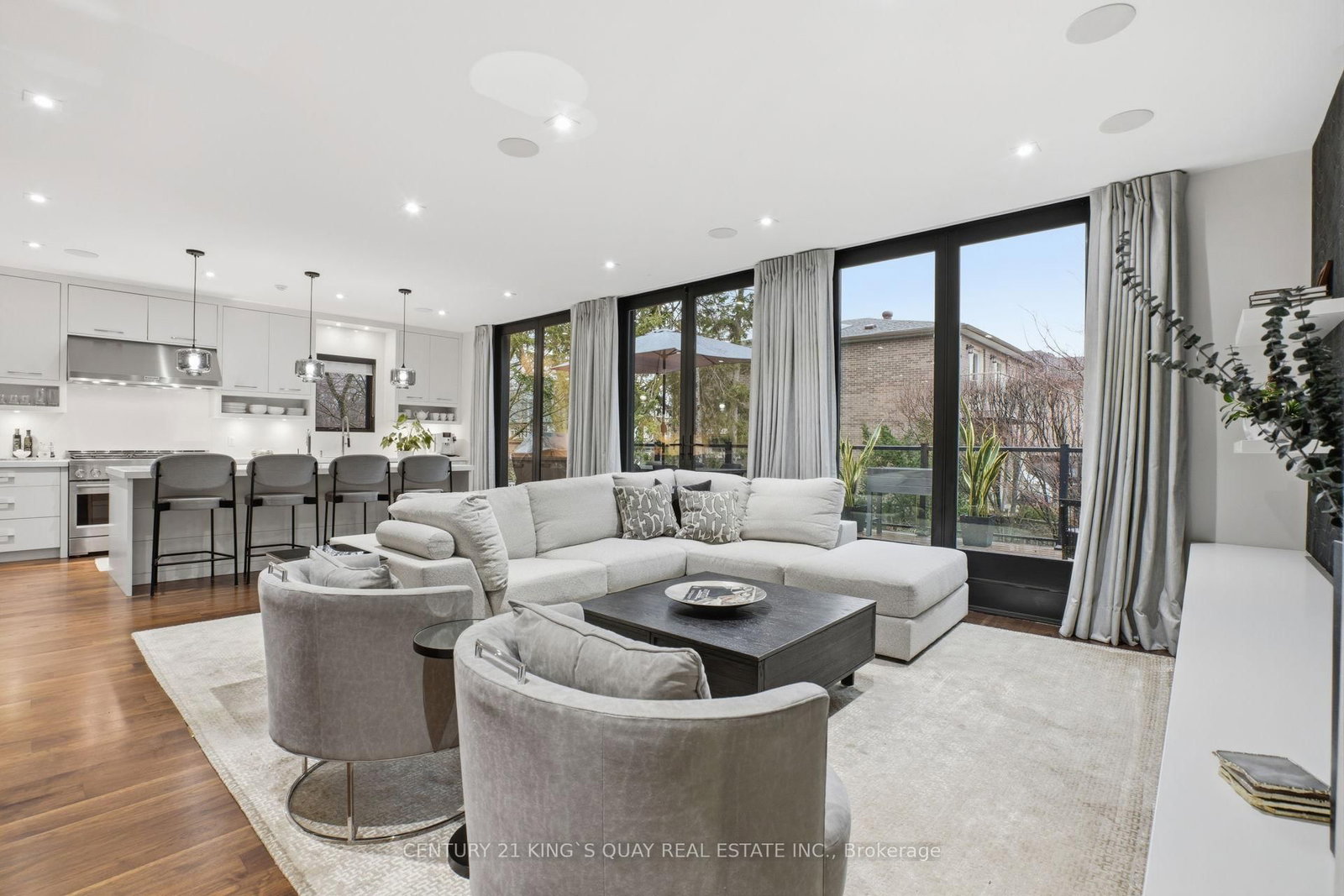 Detached House for sale at 33 Nesbitt Drive, Toronto, Ontario, M4W 2G2 - Leaside - MLS: C12960034