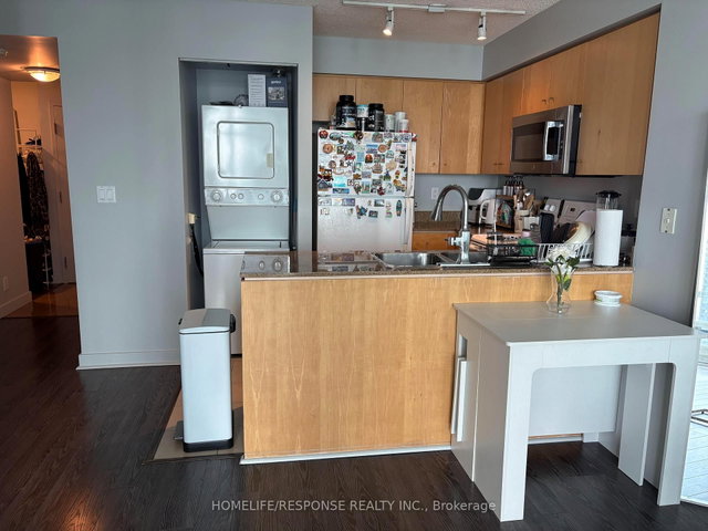 3801 - 397 FRONT Street W