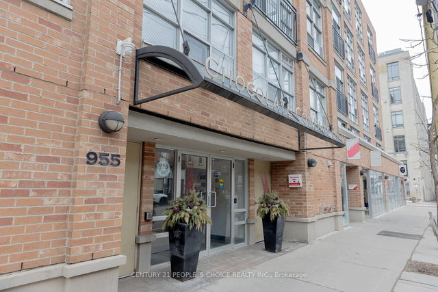 228 - 955 Queen Street W