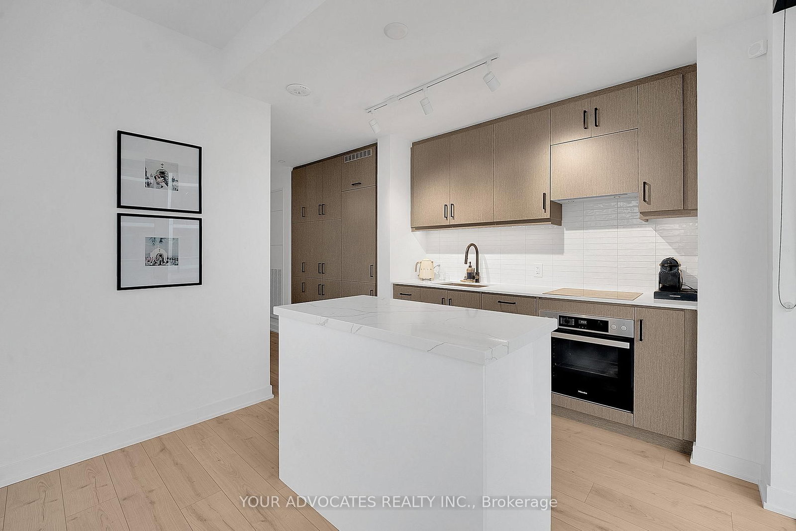 Condo for sale at 902-9 Tecumseth Street, Toronto, Ontario, M5G 3V4 - Niagara - MLS: C12960264