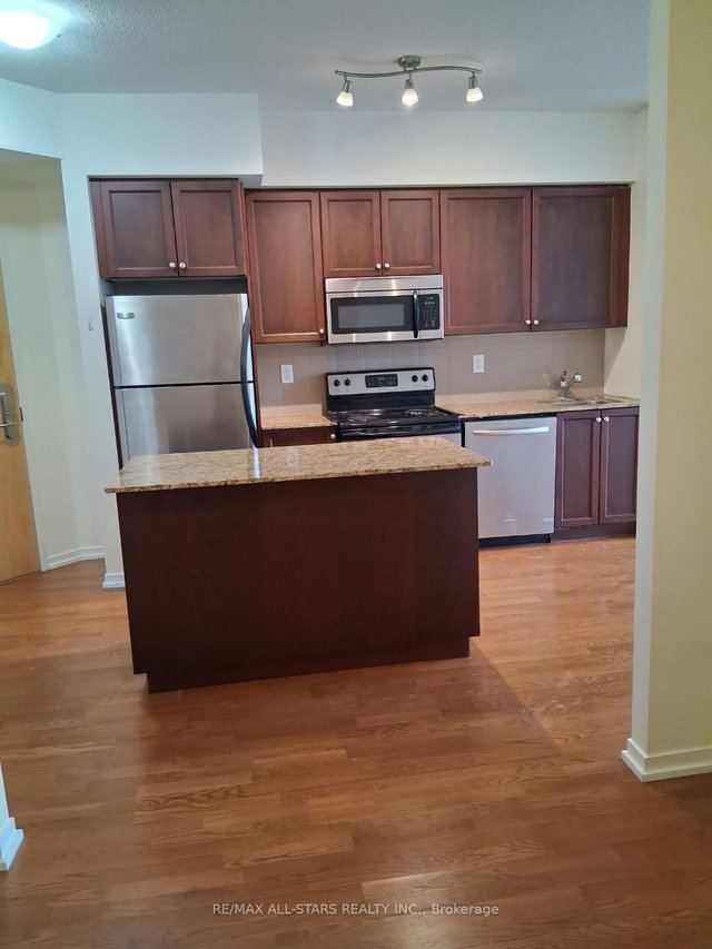 2105 - 55 Bremner Boulevard