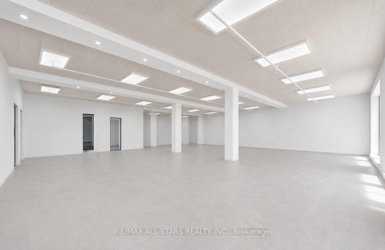 14 McCaul Street, Unit 102