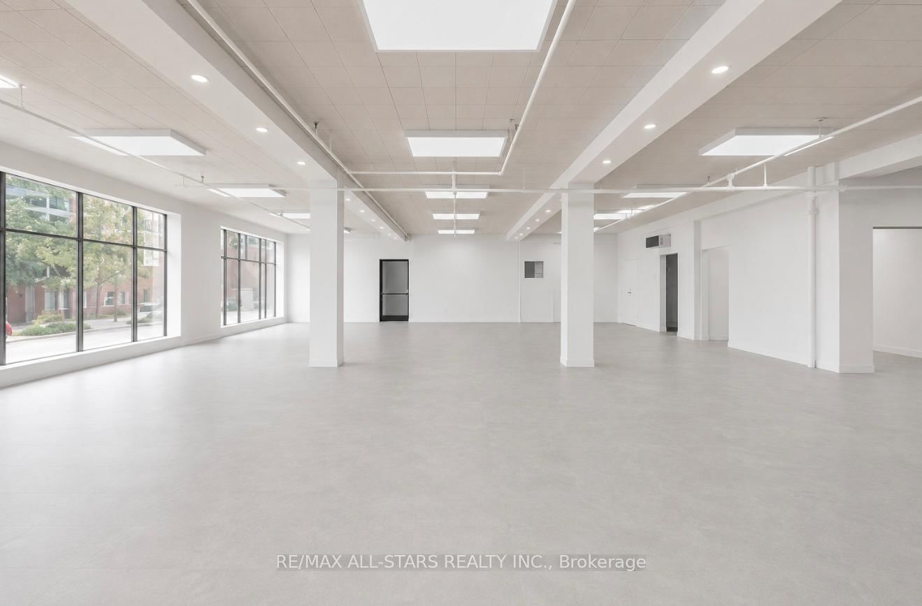 14 McCaul Street, Unit 103
