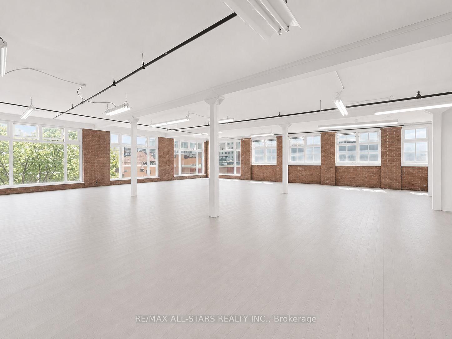 14 Mccaul Street, Unit 301