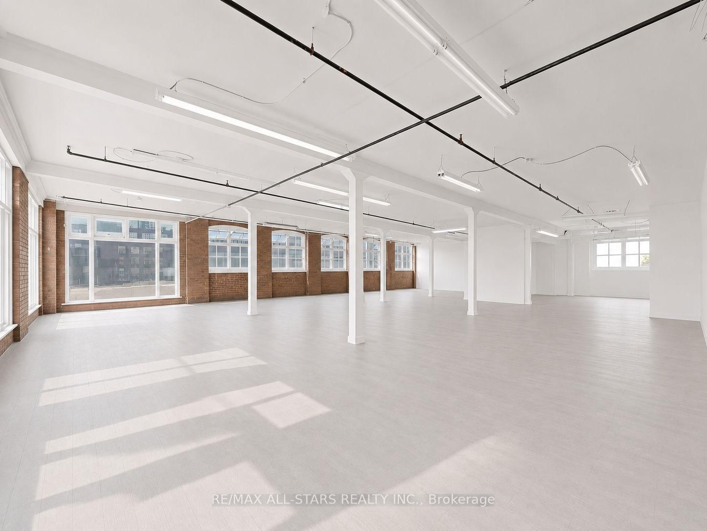 14 Mccaul Street, Unit 301