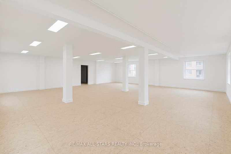 302 - 14 Mccaul St, Toronto, M5T 1V6 | Image 3