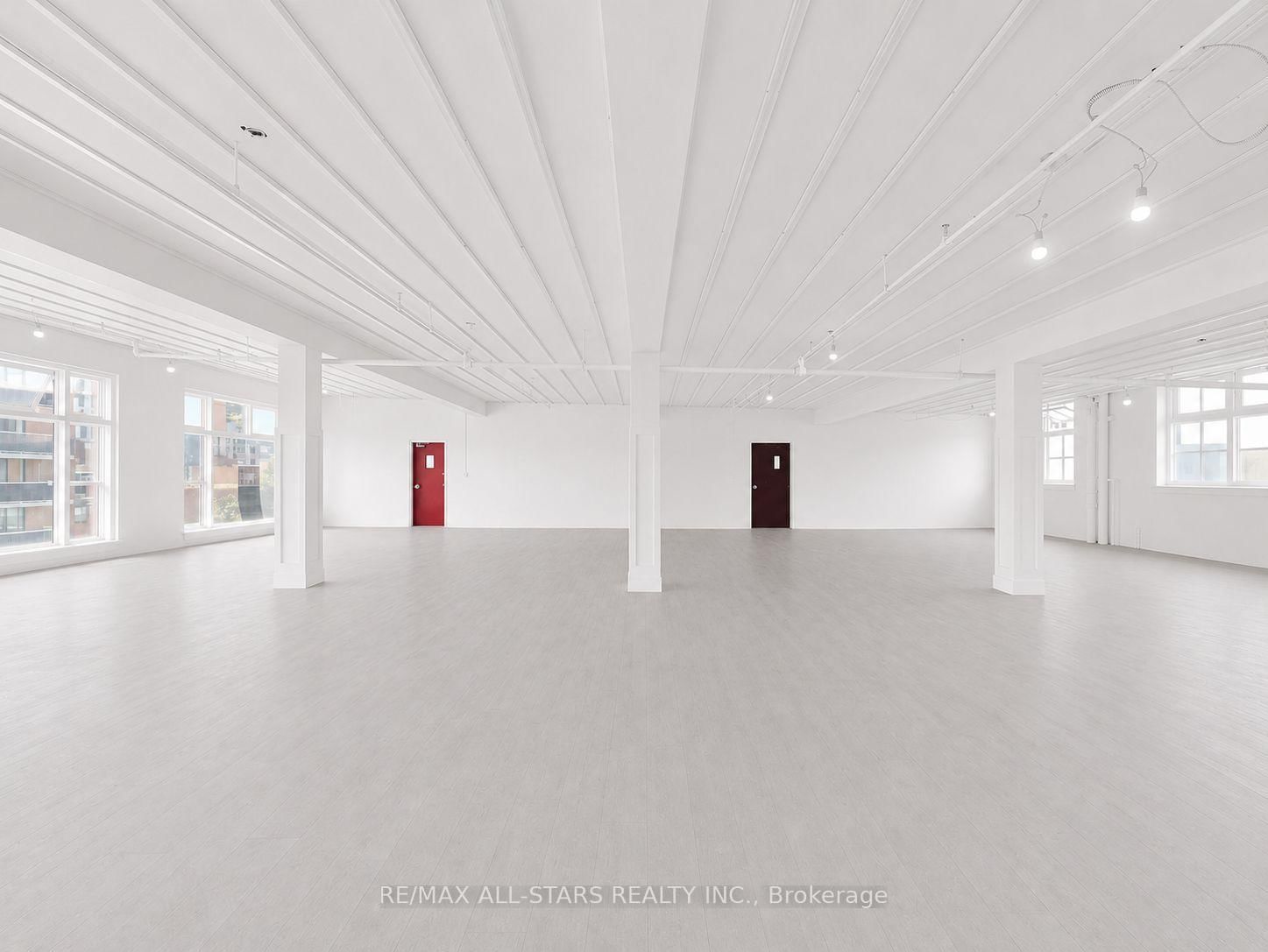 14 Mccaul Street, Unit 302