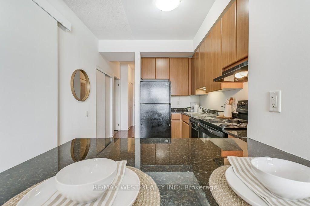 Condo for sale at 501-30 Canterbury Place, Toronto, Ontario, M2N 0B9 - Willowdale West - MLS: C12960462