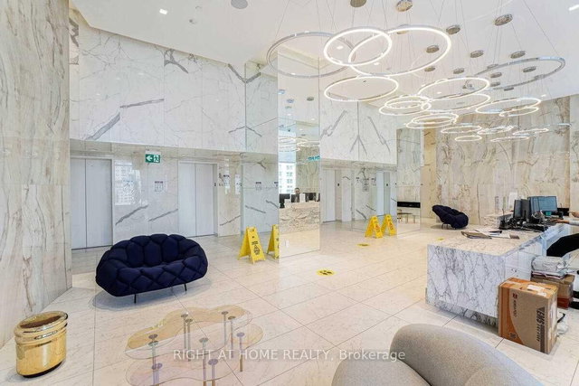 519 - 251 Jarvis Street