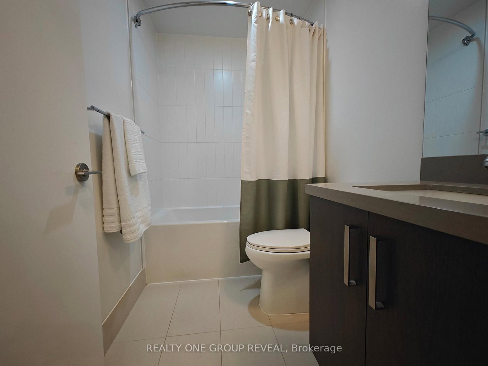 Condo for sale at 213S-455 Front Street, Toronto, Ontario, M5A 0G2 - Waterfront Communities C8 - MLS: C12960592