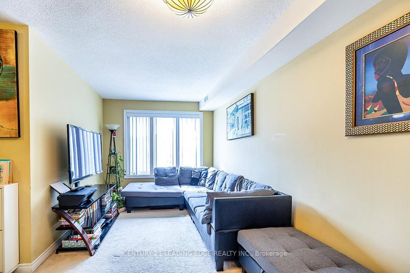 201 - 80 Aerodrome Cres, Toronto, M4G 4J1 | Image 3