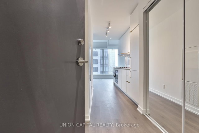 2607 - 8 Wellesley Street W