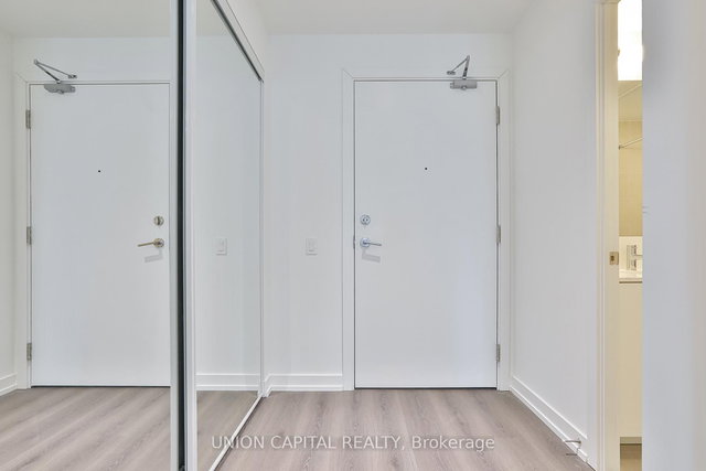 2607 - 8 Wellesley Street W