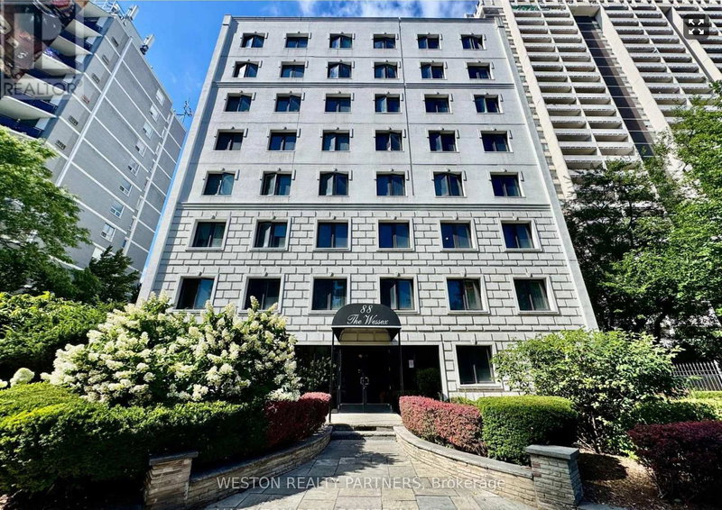 home for lease on 608-88 Wellesley Street E