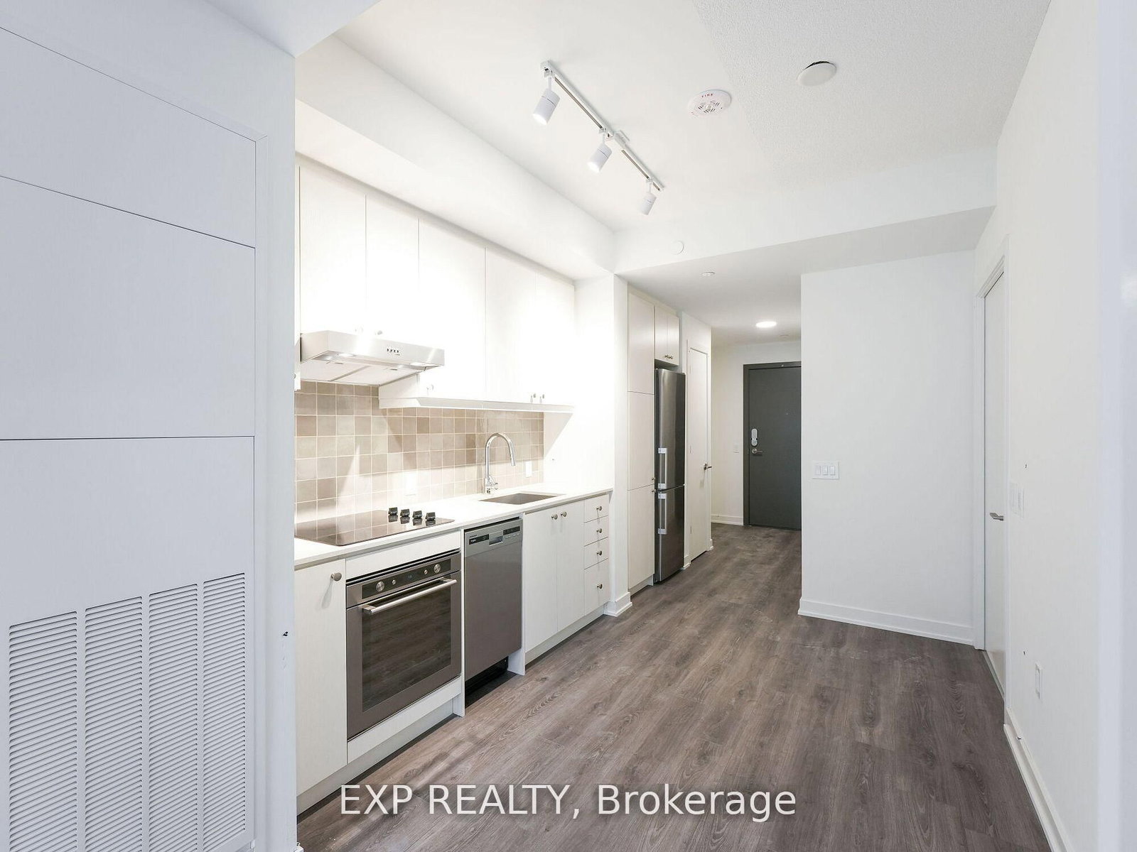 9 Tecumseth Street N, Unit 1110 - Photo 7