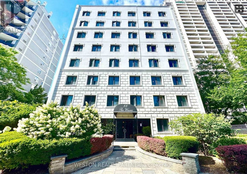 home for lease on 304-88 Wellesley Street E