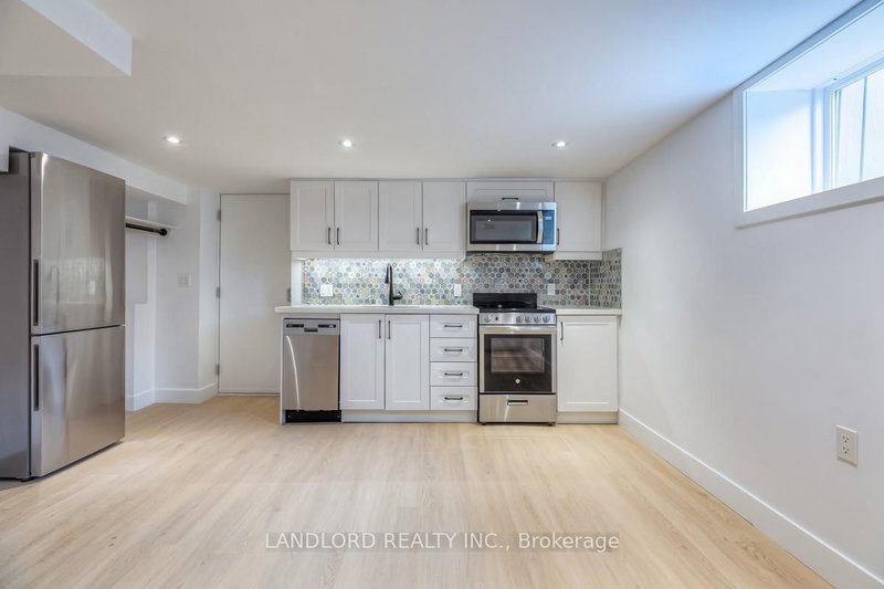 Lower - 429 Brock Ave, Toronto, M6H 3N7 | Image 2