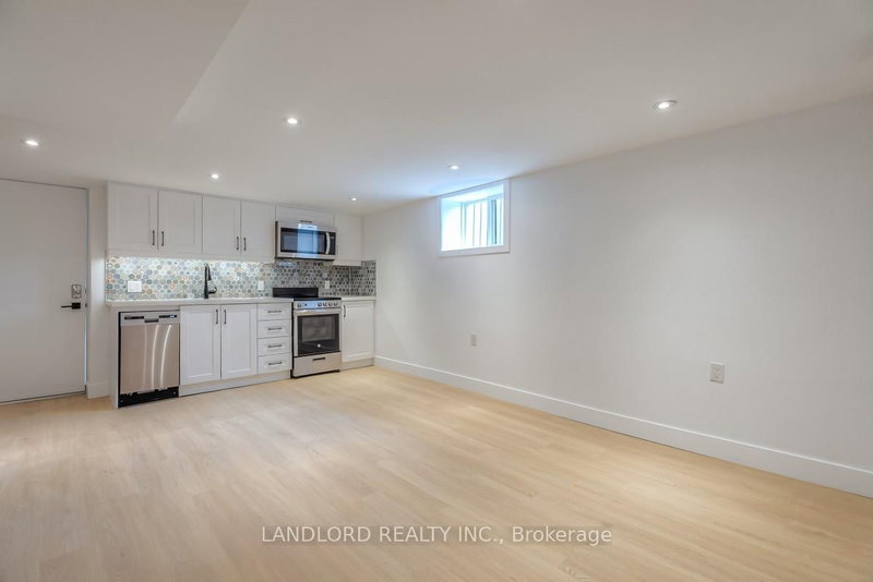 Lower - 429 Brock Ave, Toronto, M6H 3N7 | Image 3