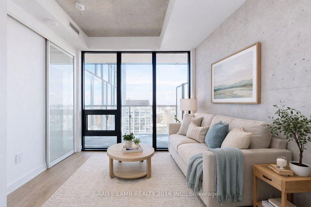 2605 - 284 King Street E