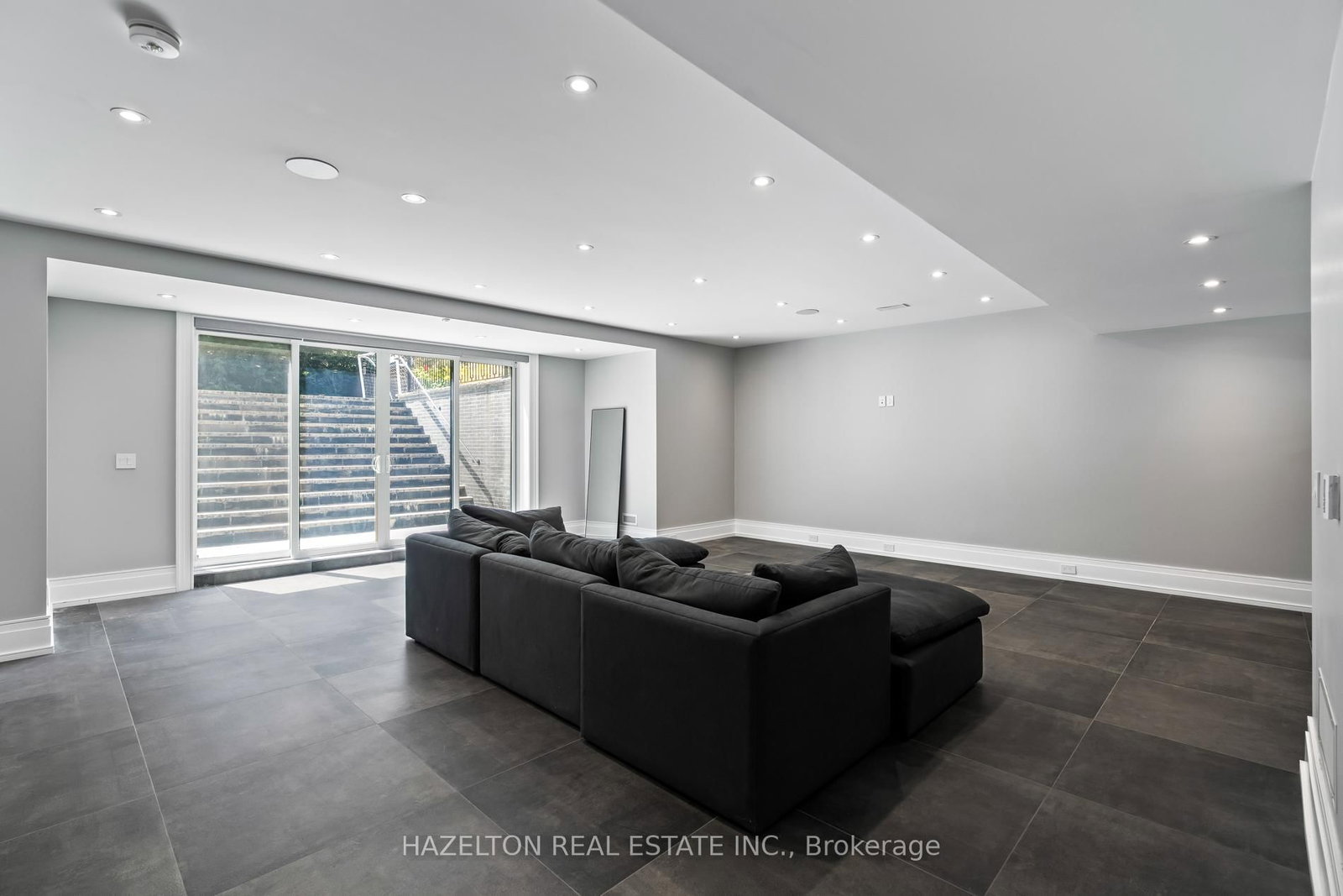 Detached House for sale at 71 Yorkview Drive, Toronto, Ontario, M2R 1J7 - Willowdale West - MLS: C12961526