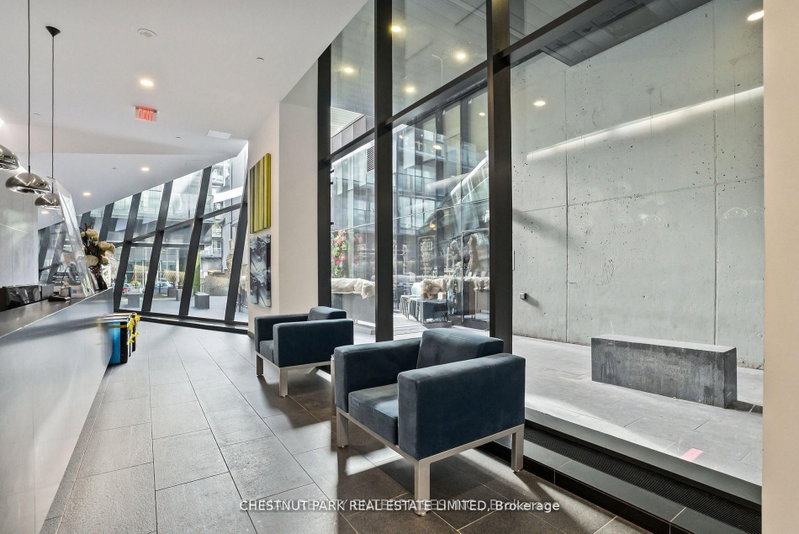 326 - 629 King Street W