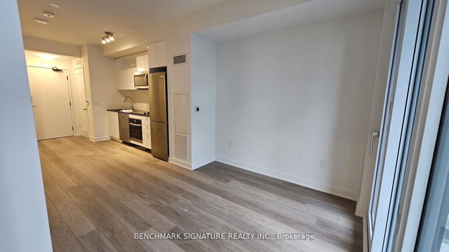 1642 SW - 121 Lower Sherbourne Street