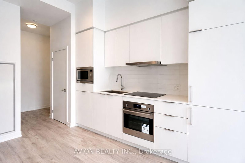 S811 - 8 OLYMPIC GARDEN Dr, Toronto, M2M 0B9 | Image 2