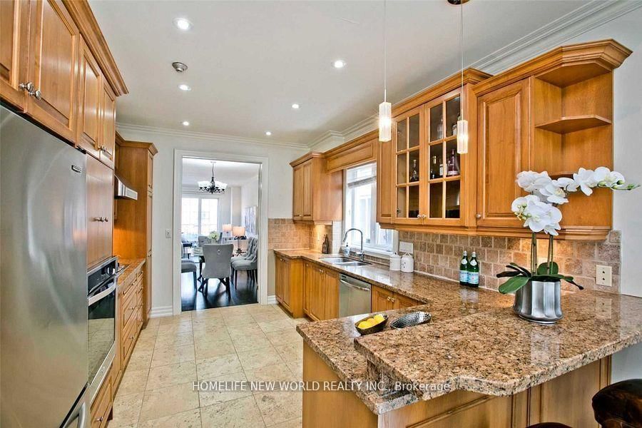 Detached House for sale at 7 Roslin Avenue, Toronto, Ontario, M4N 1Y8 - Lawrence Park North - MLS: C12962416