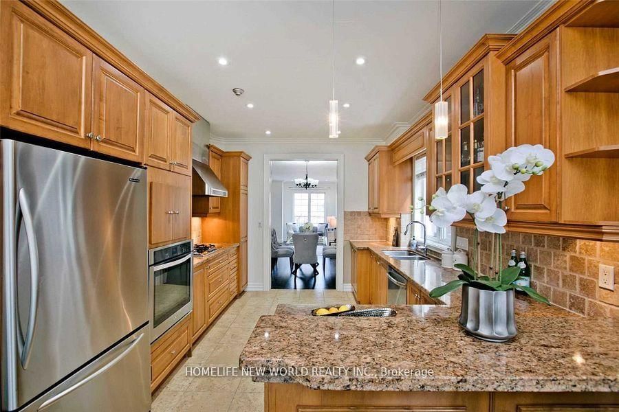 Detached House for sale at 7 Roslin Avenue, Toronto, Ontario, M4N 1Y8 - Lawrence Park North - MLS: C12962416