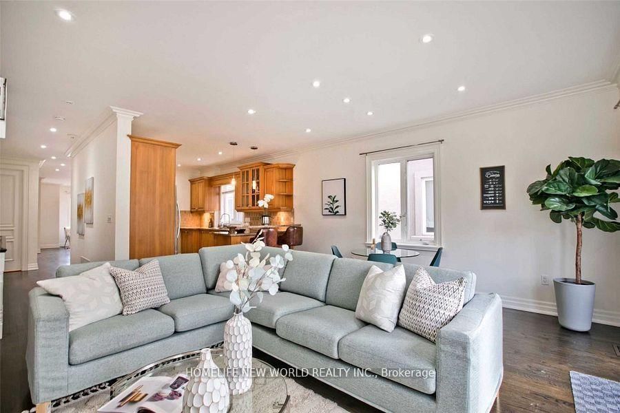 Detached House for sale at 7 Roslin Avenue, Toronto, Ontario, M4N 1Y8 - Lawrence Park North - MLS: C12962416