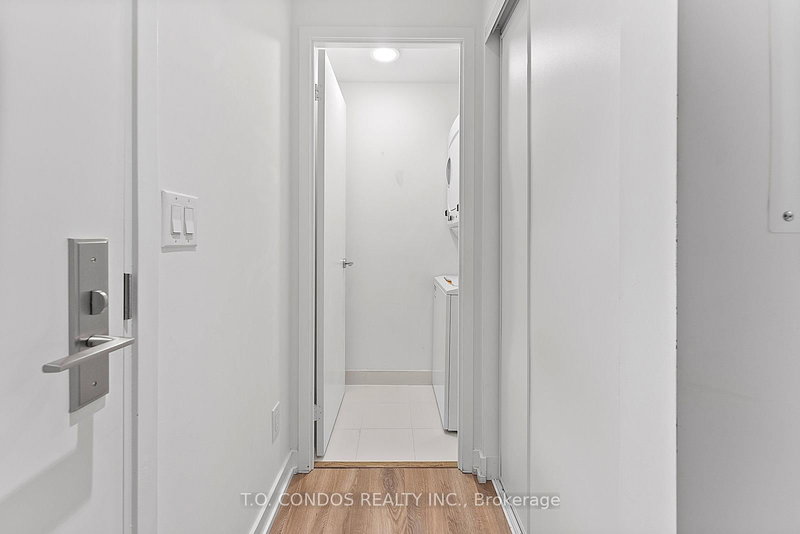 1019 - 20 Edward St, Toronto, M5G 1C9 | Image 3