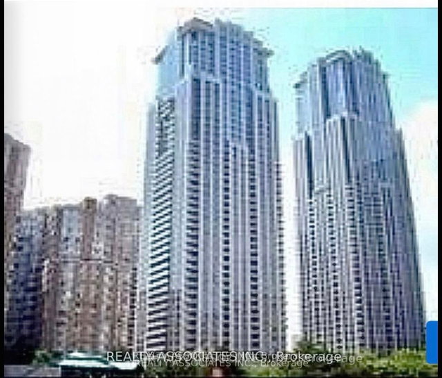 2602 - 761 Bay Street