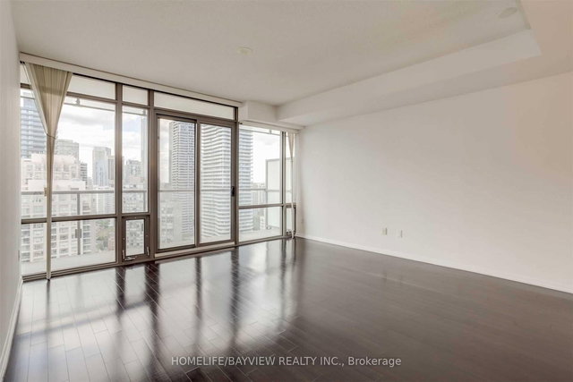 2904 - 37 Grosvenor Street