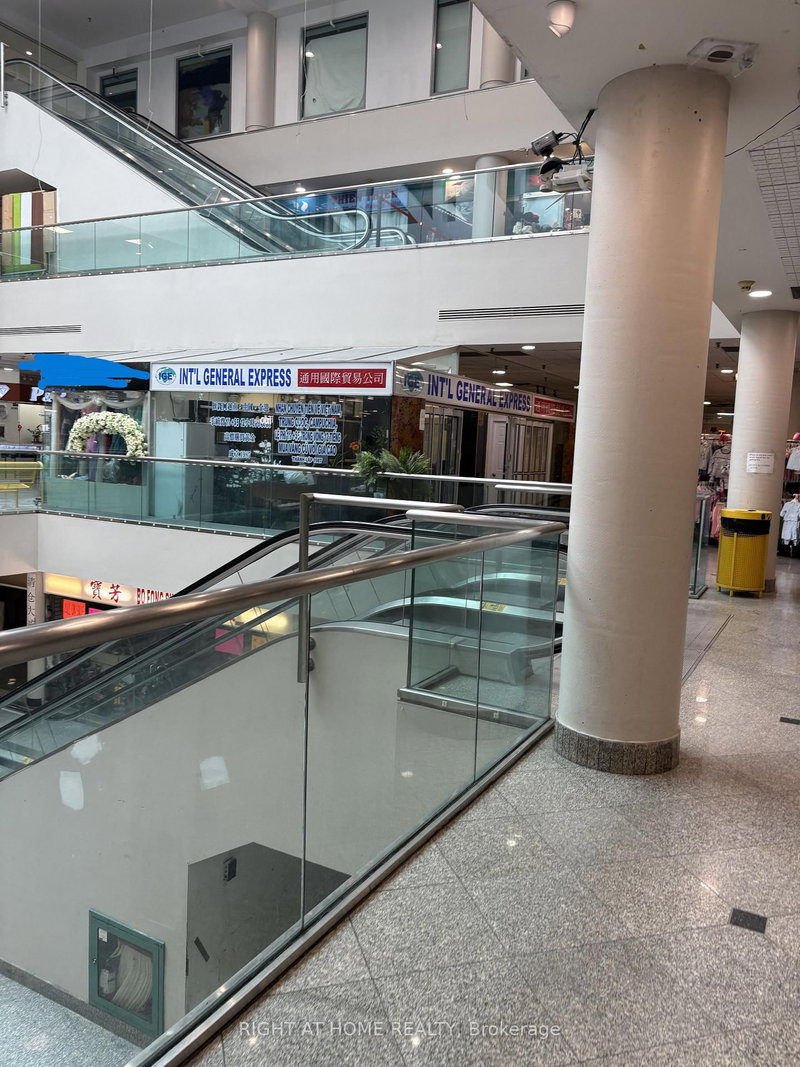 140 - 222 Spadina Ave, Toronto, M5T 3B3 | Image 2