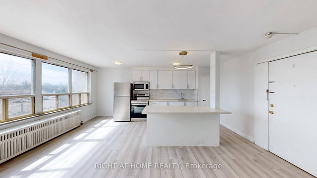 314 - 896 Eglinton Avenue E