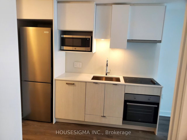 3513 - 195 Redpath Avenue