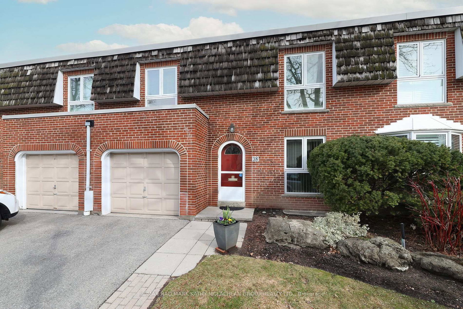 Property at 38 Crimson Millway