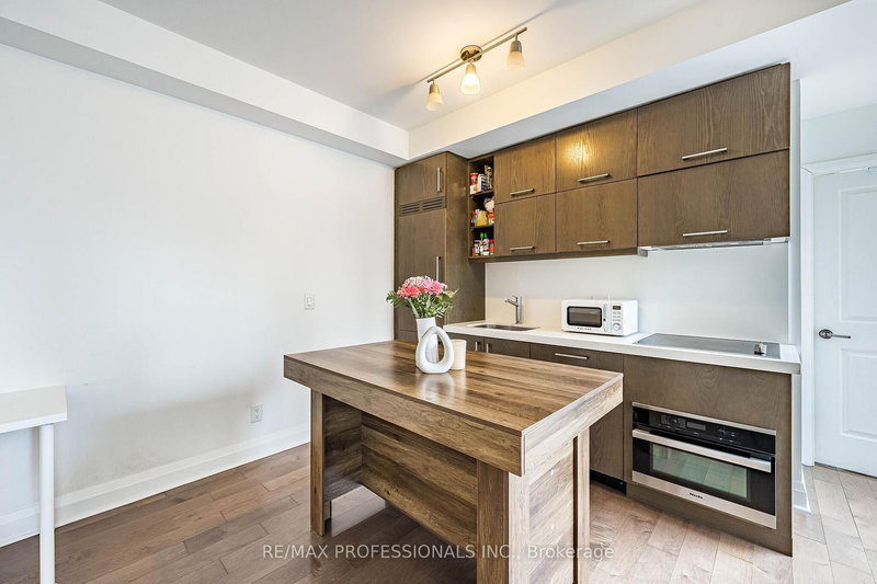 708 - 1080 Bay St, Toronto, M5S 0A3 | Image 2