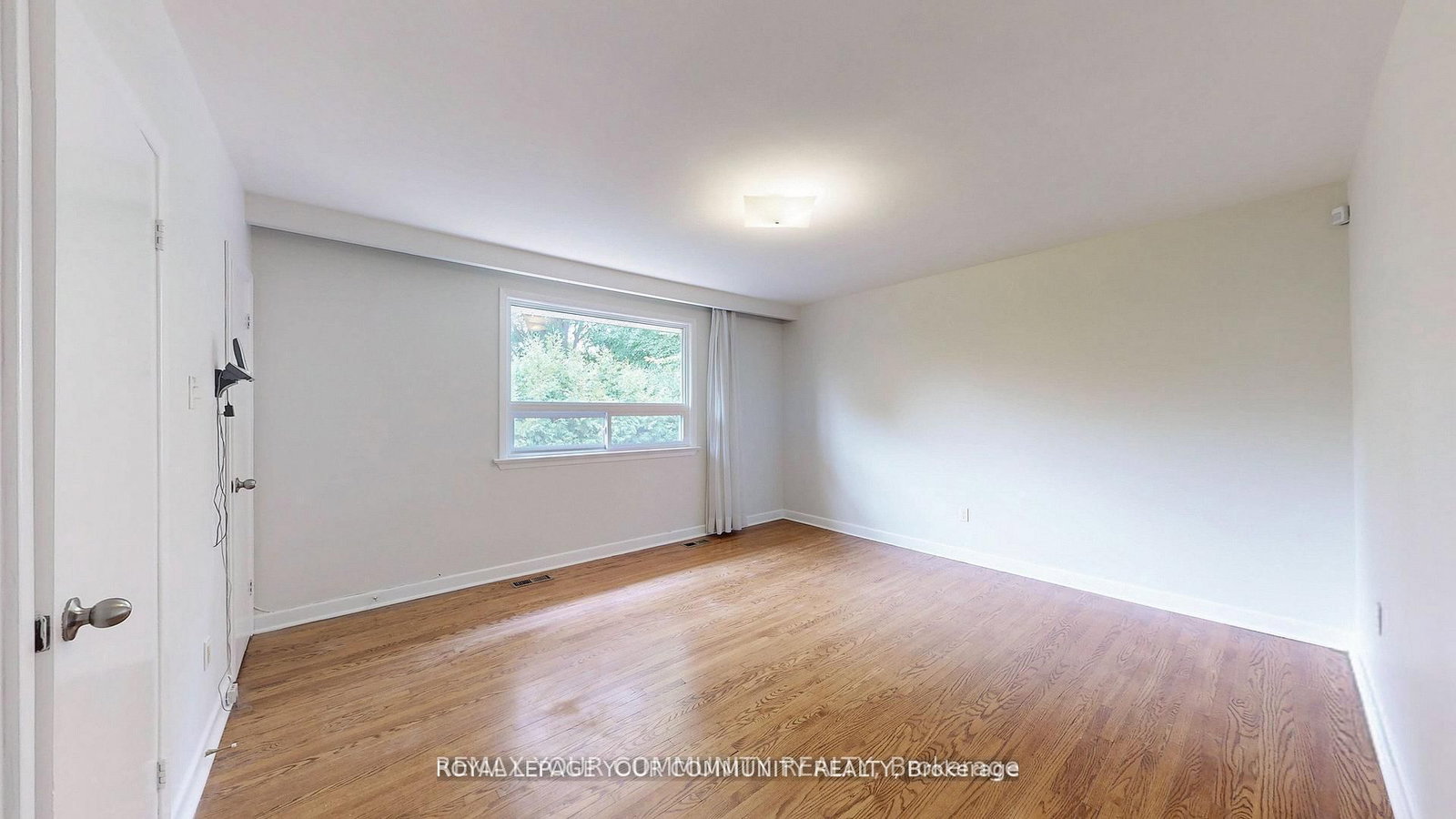 Detached House for sale at 39 Silverview Drive, Toronto, Ontario, M2M 2B5 - Newtonbrook East - MLS: C12963182