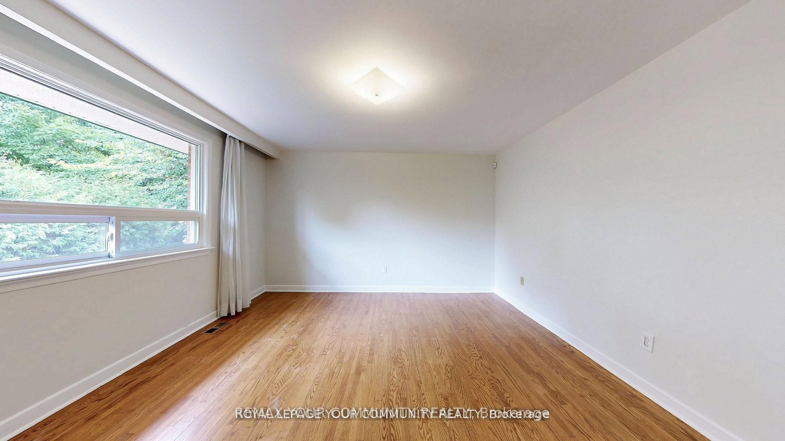 Detached House for sale at 39 Silverview Drive, Toronto, Ontario, M2M 2B5 - Newtonbrook East - MLS: C12963182