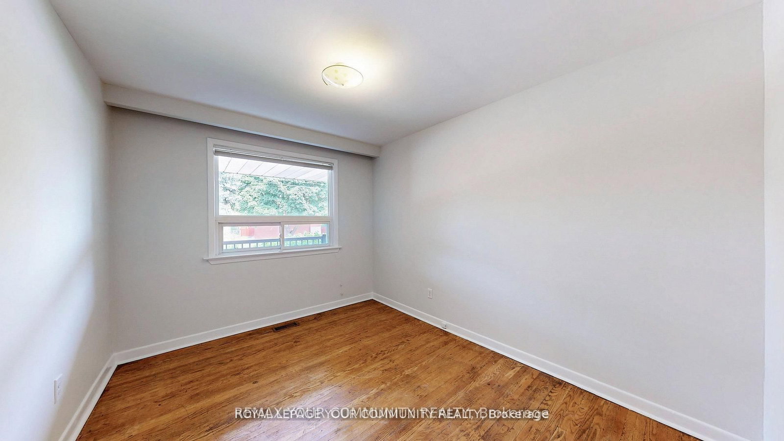 Detached House for sale at 39 Silverview Drive, Toronto, Ontario, M2M 2B5 - Newtonbrook East - MLS: C12963182