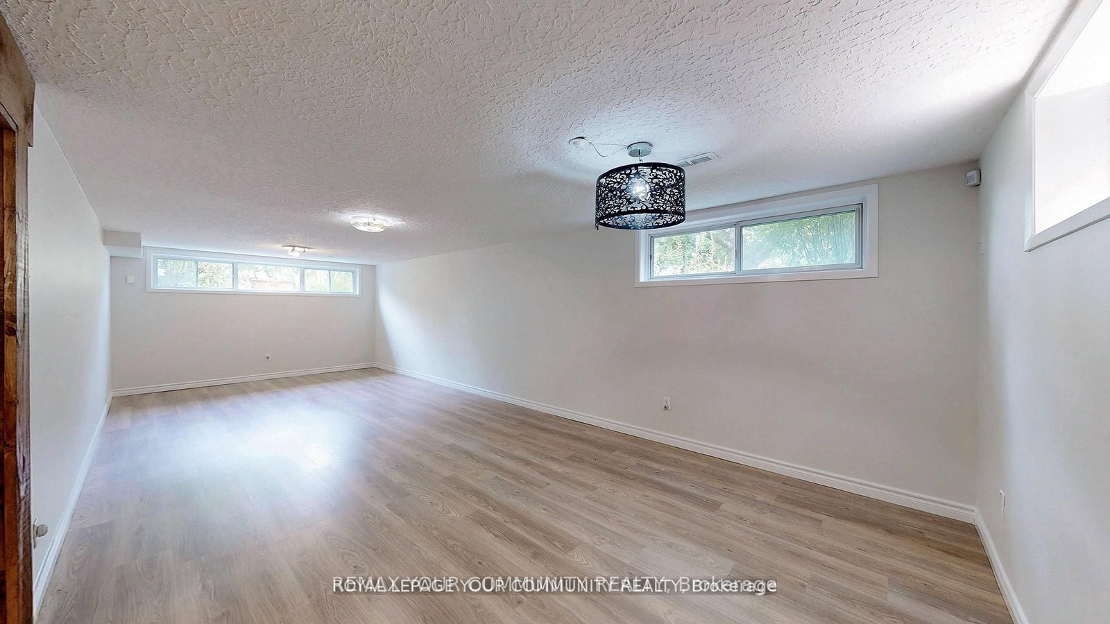 Detached House for sale at 39 Silverview Drive, Toronto, Ontario, M2M 2B5 - Newtonbrook East - MLS: C12963182