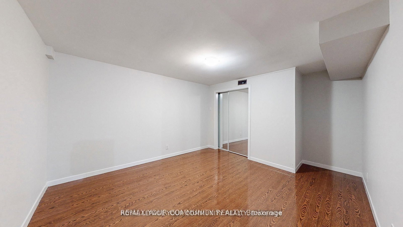 Detached House for sale at 39 Silverview Drive, Toronto, Ontario, M2M 2B5 - Newtonbrook East - MLS: C12963182