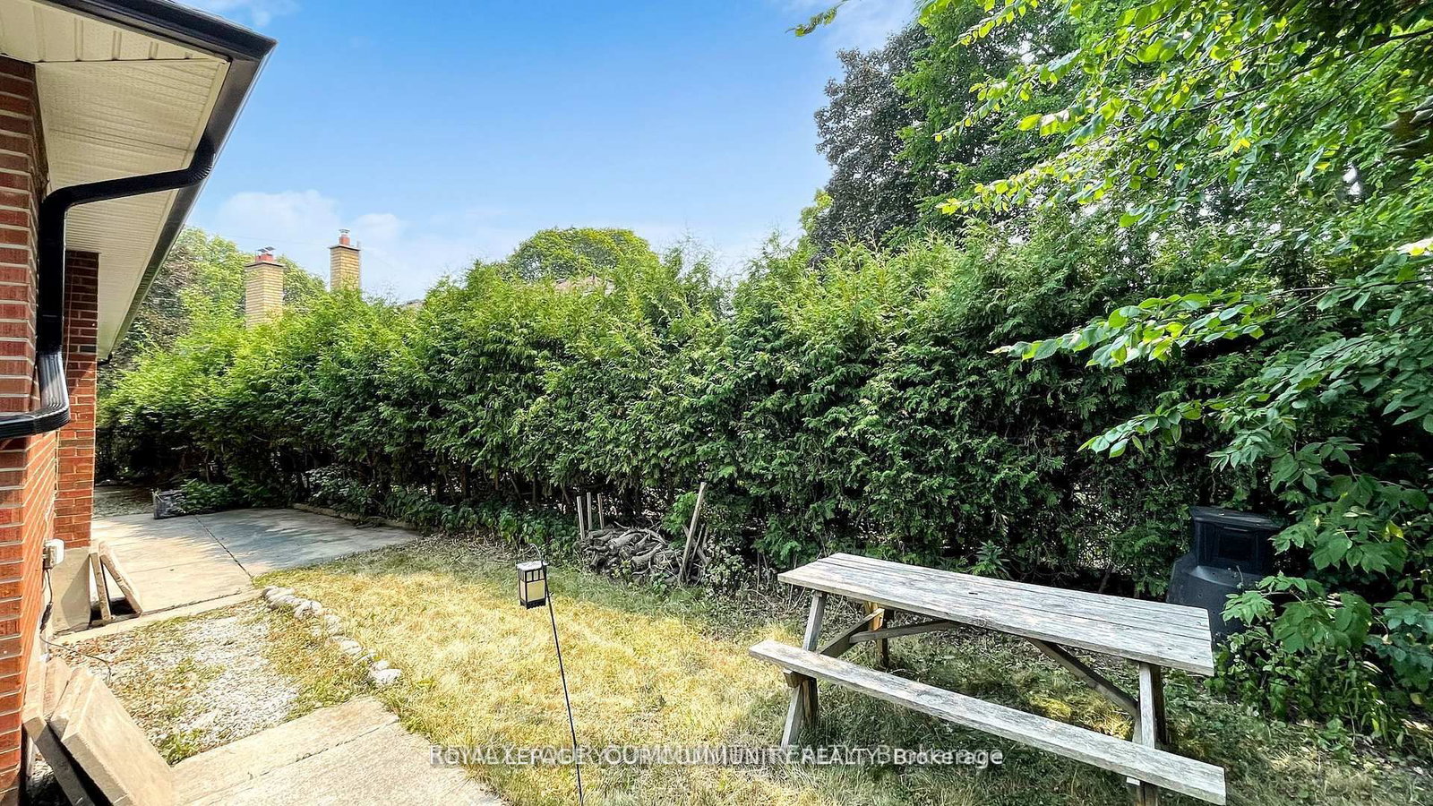 Detached House for sale at 39 Silverview Drive, Toronto, Ontario, M2M 2B5 - Newtonbrook East - MLS: C12963182